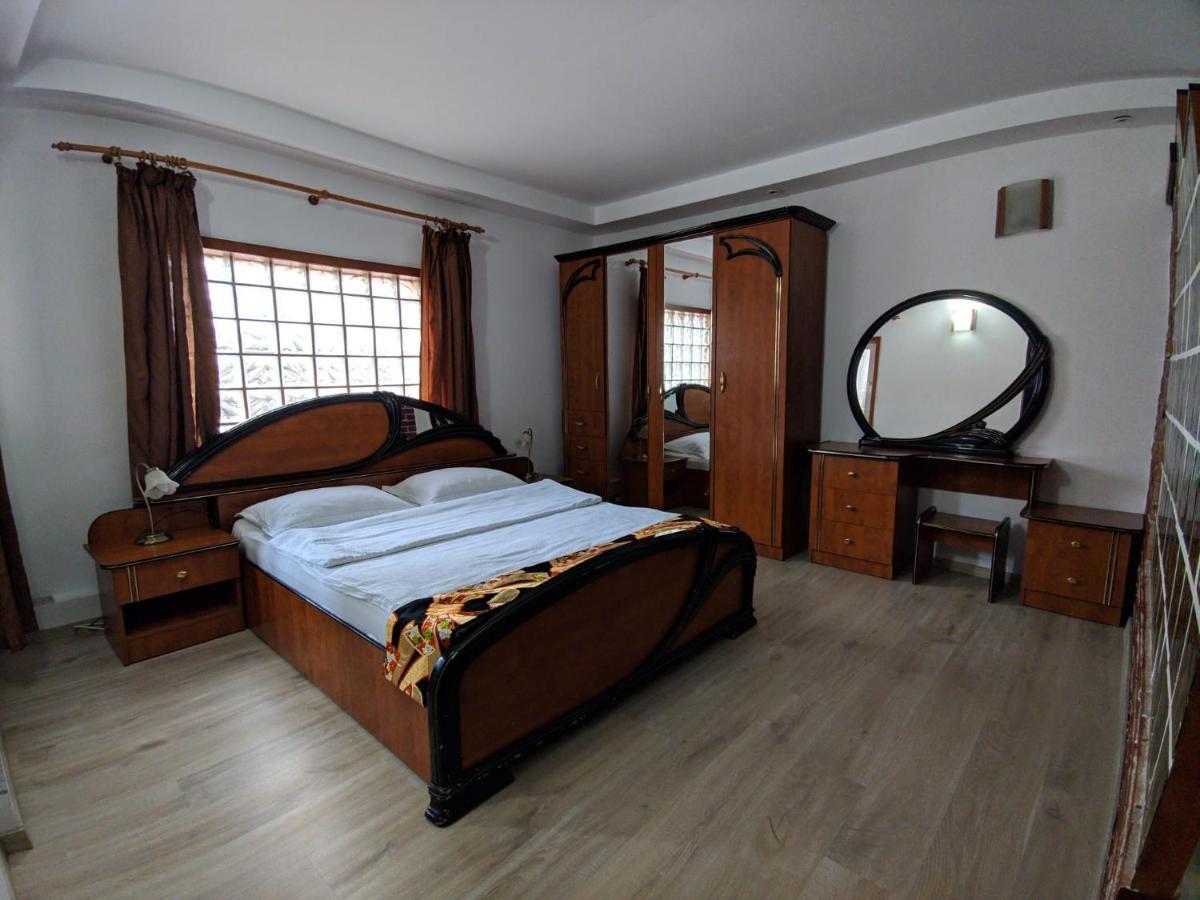 Pension Casa Samurai Braşov Exteriör bild